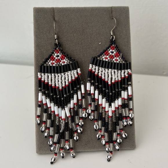 Beaded earrings - Picture 2 of 4